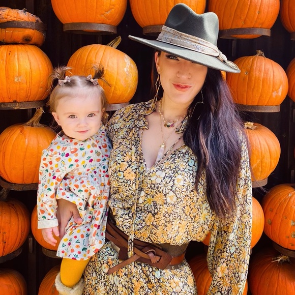 Follow us on Instagram! @poppyandchacha - Picture 6 of 11